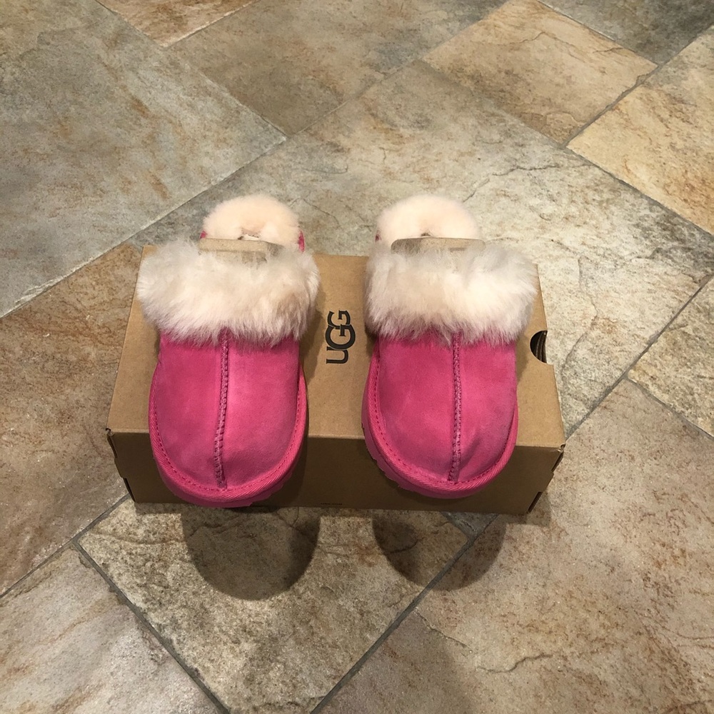 NIB never worn- girls Ugg Cozy II Scuff, pink, sz2